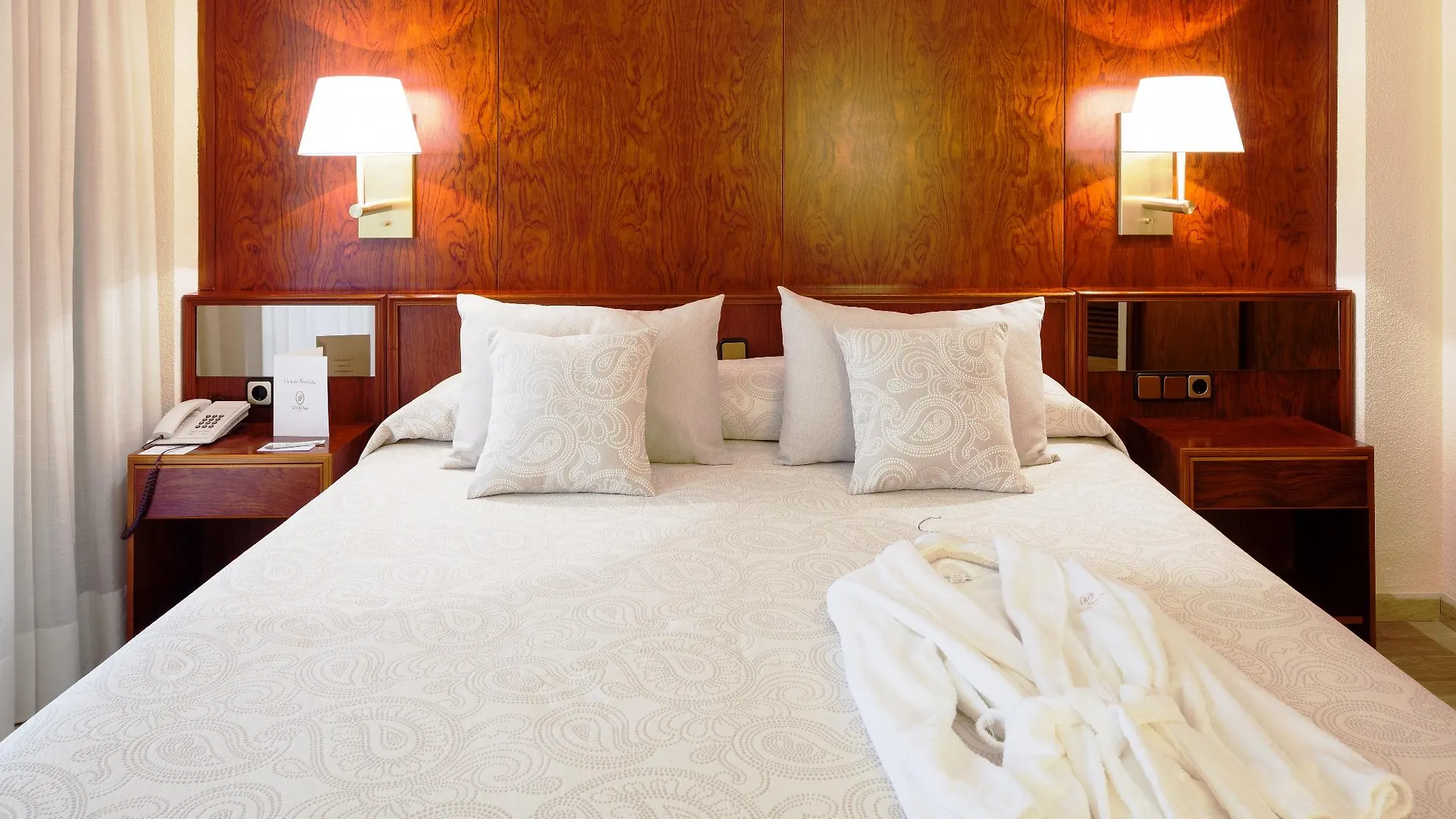 Hotel Royal Plaza Ibiza Town 4*,